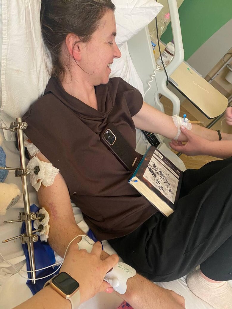 Голова Жіночого ветеранського руху Андріана Сусак: Я долікуюся, повернуся на війну і таки зіб’ю зі Стінгера російський літак 04 Голова Жіночого ветеранського руху Андріана Сусак: Я долікуюся, повернуся на війну і таки зіб’ю зі Стінгера російський літак 04