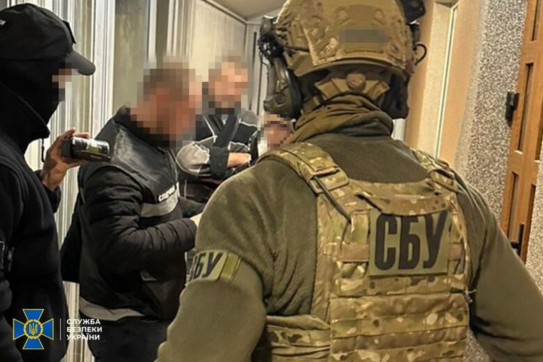 На Буковині затримано злочинне угруповання, яке налагодило схему незаконного переправлення ухилянтів за кордон з щомісячним прибутком у $100 тис, - СБУ 01