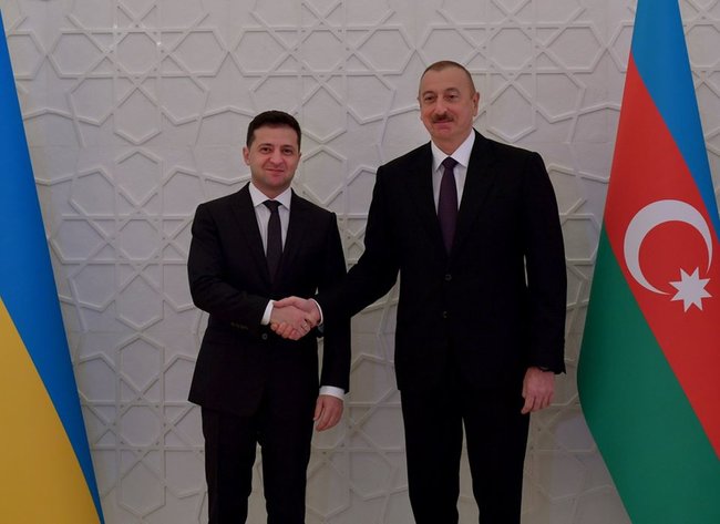 Відбулася офіційна церемонія зустрічі президентів України та Азербайджану 06