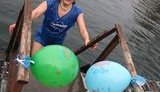 Донецкие моржи открыли новый сезон, посвятив его Януковичу. ФОТО