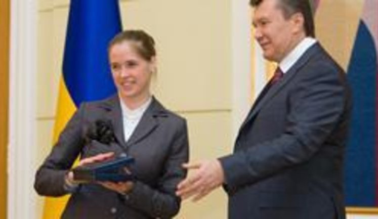 Профессор Янукович вручил награды молодым ученым. ФОТОрепортаж