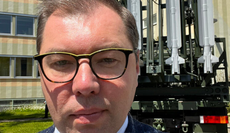 Ambassador of Ukraine to Germany Makeev showed IRIS-T systems that will be sent to Ukraine. PHOTOS