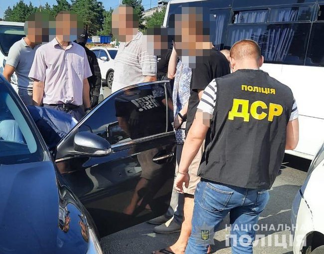 Затримано двох інспекторів Київської облподаткової, які систематично брали хабарі у бізнесменів, дохід за день - до 120 тис. грн, - Нацполіція 02