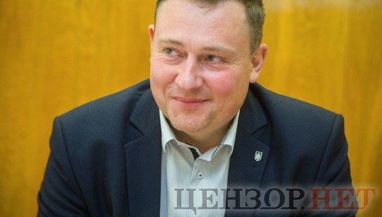Суд принял к рассмотрению иск бывшего адвоката Януковича о возвращении в ГБР
