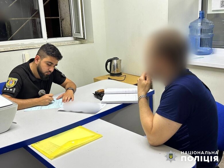 В Одесі затримали чоловіка, який погрожував ТЦК пістолетом