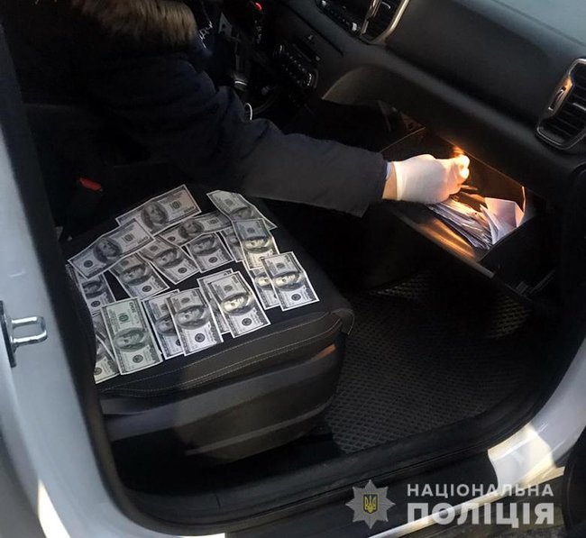 Поліція затримала на хабарі $6 тис. співробітника Держекоінспекції в Києві 01