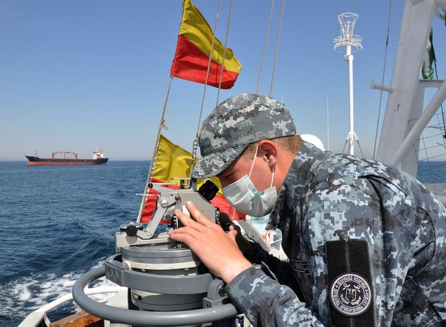 Прикордонники зафіксували кораблі ЧФ РФ у районі українських газових родовищ у Чорному морі, - Держприкордонслужба 08