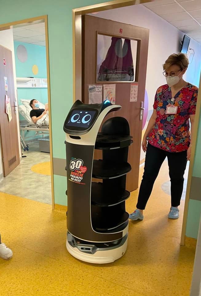 Польская больница приняла в штат роботов, разработанных местным стартапом ProCobot 02