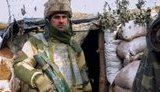 Боєць "Правого сектора" Тимур Половинка: "На землі лежав речмішок, завалений камінням. Я бігав по ньому туди-сюди, шукав поранених. А потім дивлюся: це, сука, не речмішок. Це людина лежить"