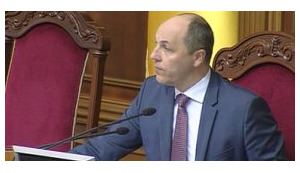 Парубий подписал принятый Радой закон о введении декларирования для антикоррупционеров