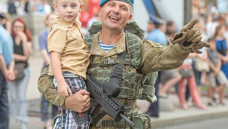 Emotionally charged pictures of Independence Day celebration in Kyiv. PHOTOS