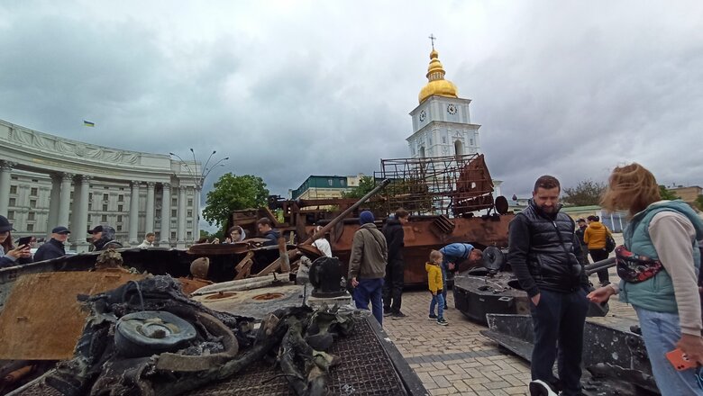 Танк, БМД та Тигр: В центрі Києва відкрилась виставка демілітаризованої техніки російських окупантів 54