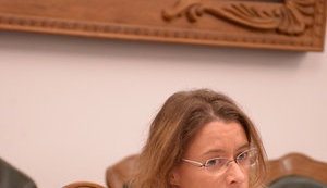 Посол Франції назвала ганьбою пост пропрезидентського політолога Березовця про Зеленського та пожежу в соборі Нотр-Дам