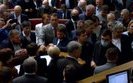 Опозиція заблокувала трибуну ВР. ВIДЕО