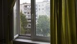 40-річна жінка із трирічним хлопчиком випали з вікна четвертого поверху на столичному Печерську, - поліція