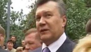 Известные юристы хотят помочь Януковичу достойно выйти из "позорной ситуации с Тимошенко". ВИДЕО