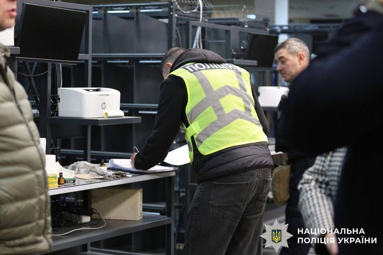 Вибух на столичній Укрпошті. Поліція затримала чоловіка