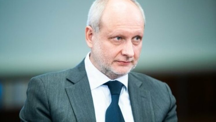 Зеленський щирий у бажанні досягти миру на Донбасі, - посол ЄС Маасікас