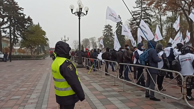 Entrepreneurs rally in Kyiv, demand to cancel weekend quarantine 24