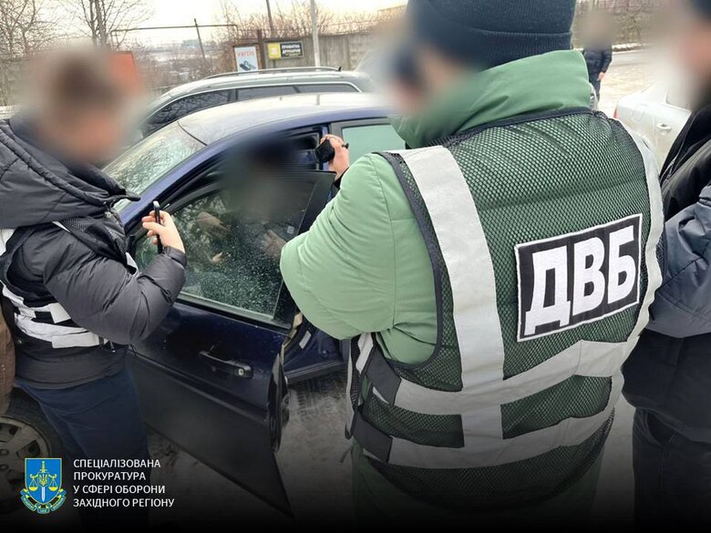 Викрито організаторів схем для ухилянтів