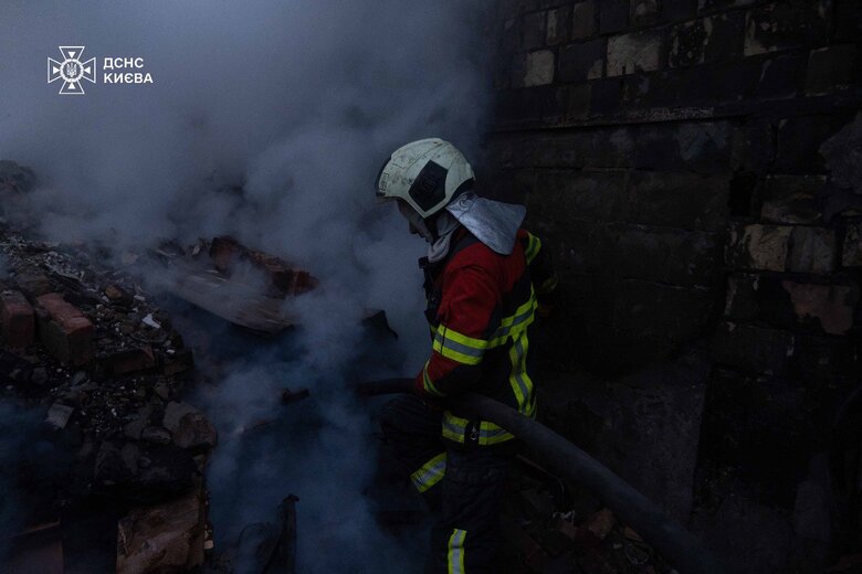 Works on the elimination of the consequences of yesterday's rocket attack on Kyiv