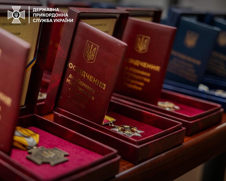 Сирський нагородив прикордонників