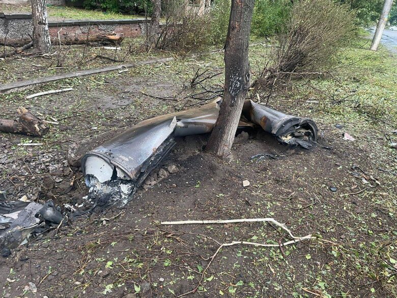 Ночью оккупанты обстреляли Славянск на Донетчине, били по жилому микрорайону 02
