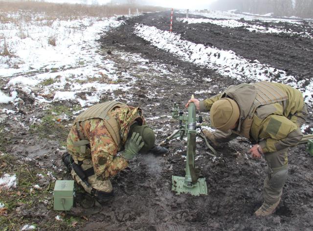 Ukraine’s Army Spetsnaz compete in target practice with 60-mm mortars, - headquarters 01 Ukraine’s Army Spetsnaz compete in target practice with 60-mm mortars, - headquarters 01