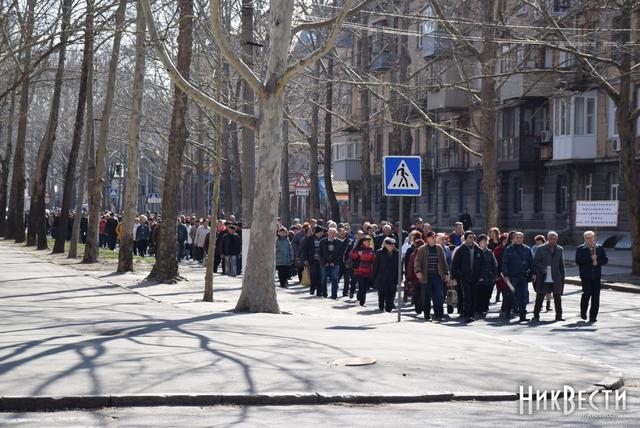 Є указ президента про демілітаризацію крейсера Україна. Якщо його продати, то вистачить на виплату заборгованості з виплати зарплати працівникам заводу, - перший заступник голови Миколаївської ОДА 02