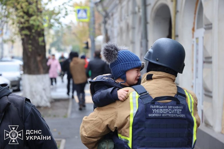 Сад в Харькове после удара шахида