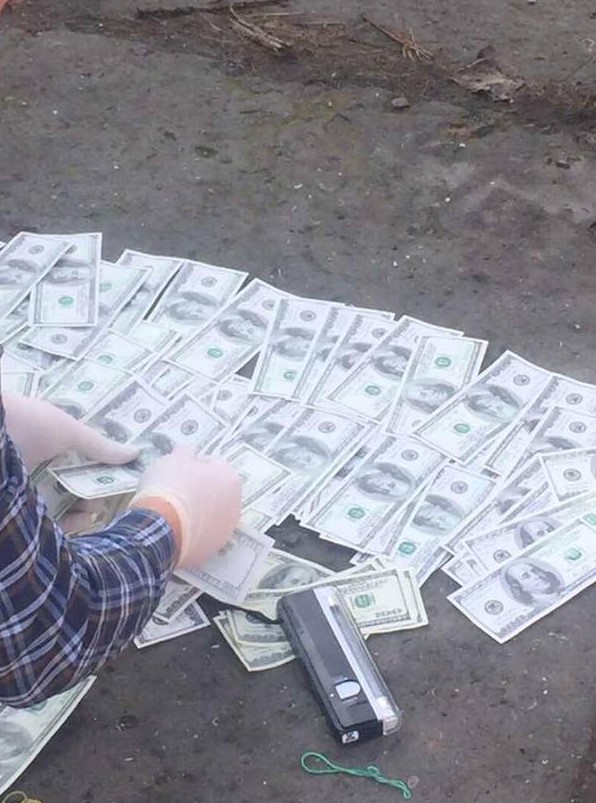 Чиновника Одеської філії "Укрзалізниці" зловили на хабарі $10,5 тис., - Прокуратура 03