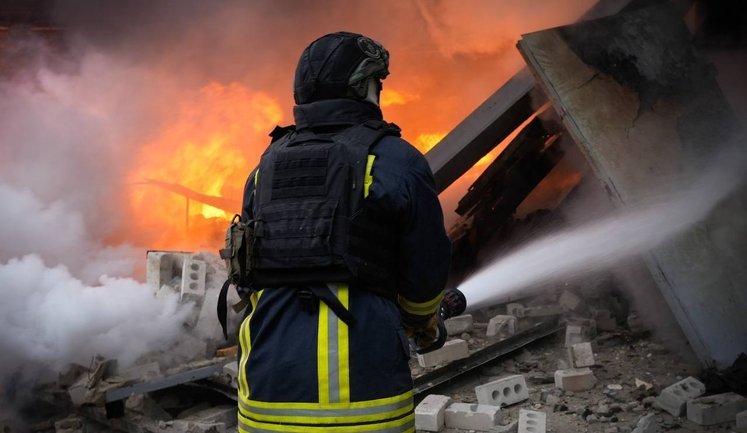 У Броварському районі Київщини після атаки РФ із підвалу врятували чотирьох людей