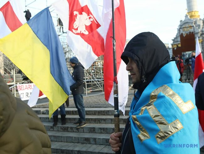 Акція солідарності з Білоруссю відбувається в центрі Києва 02