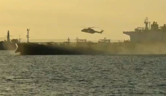 Footage of British commandos boarding a Russian ’shadow fleet’ tanker in the English Channel on Starmer’s orders
