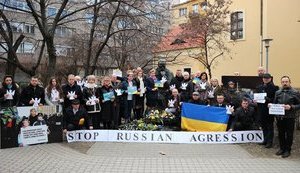 Память Небесной Сотни почтили в Венгрии. ФОТОрепортаж