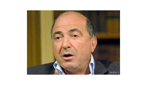 Березовский говорит, что денег ни Ющенко, ни Тимошенко не посылал и считает выкинутые в интернет платежки работой российских спецслужб