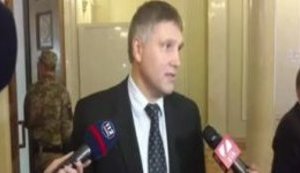 "Хто без гріха, нехай першим кине в нього камінь" і "Дотримуймося європейських норм", - "опоблоківці" про поведінку Добкіна в сесійній залі. ВIДЕО