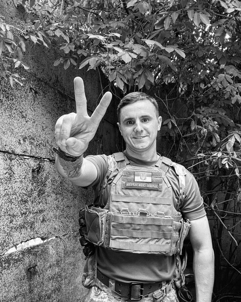 Погиб воин 72 ОМБр им. Черных Запорожцев Юрий Таран 01