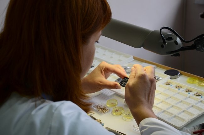 Як комсомолець став виробником годинників, які дарують президенти України 08