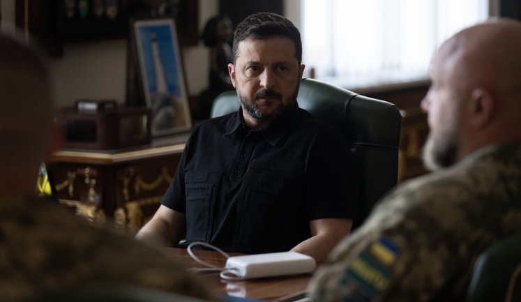 Following meetings with military command, Zelenskyy announced "key talks"