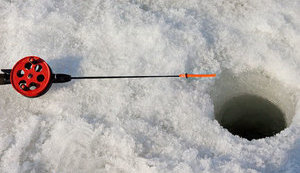 На Черкащині двоє рибалок провалилися під лід: вони врятували 14-річну дівчинку, яка теж тонула, а самі загинули, - ДСНС