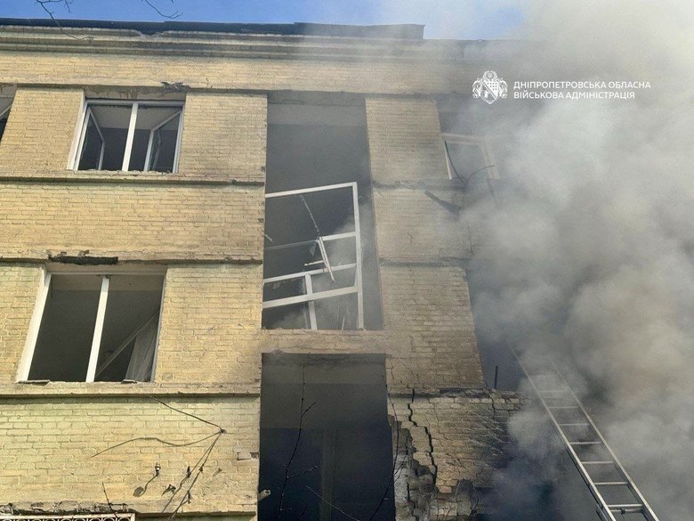 РФ вдарила по будинку в Дніпрі: що відомо?