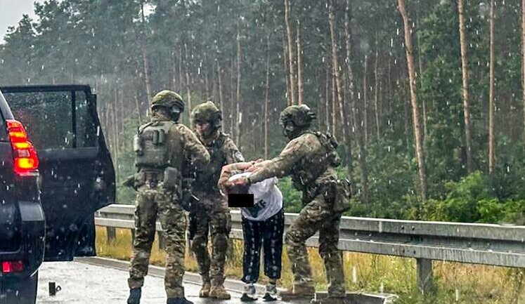 Чотирьох українців затримали у Польщі: їх підозрюють у викраденні мігрантів з метою викупу. ФОТО