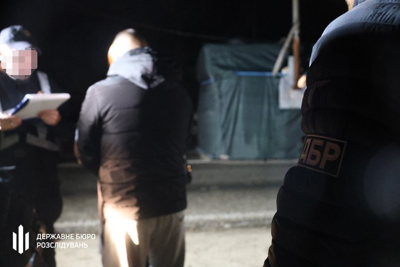 В Запорожье задержали двух чиновников ТЦК за взяточничество