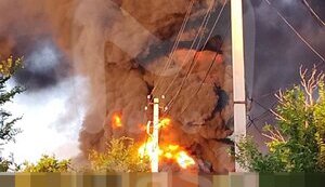 Drone strike causes fire at oil depot in Volgograd region of Russia. VIDEO&PHOTOS