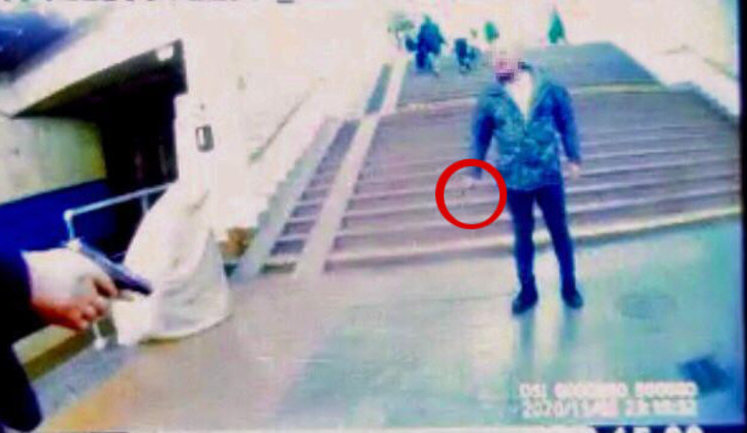 Из-за замечания о маске мужчина напал на полицейского в метро Киева: останавливали выстрелом, - прокуратура. ФОТО