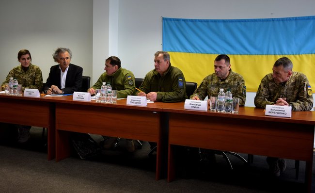 Французский философ Леви посетил КПВВ на Донбассе, - Госпогранслужба 08 Французский философ Леви посетил КПВВ на Донбассе, - Госпогранслужба 08