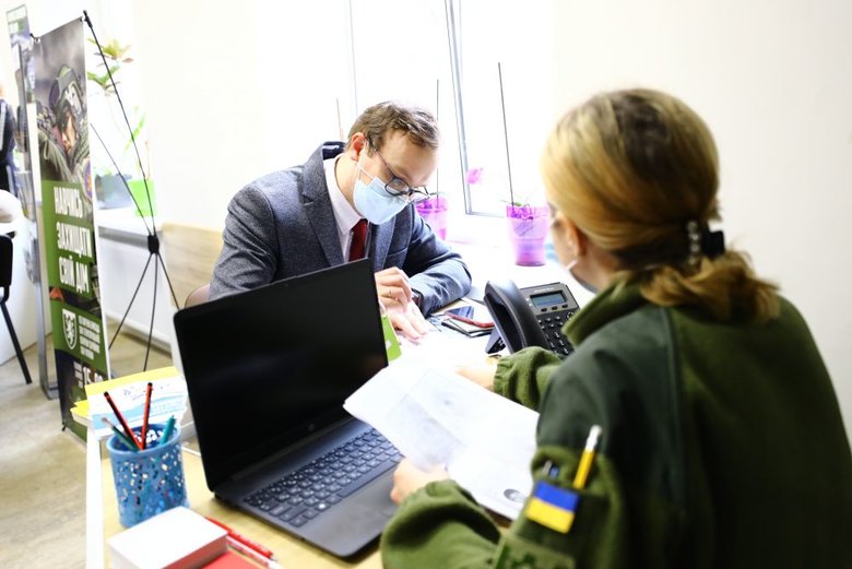 Центр рекрутинга теробороны открыли во Львове 02