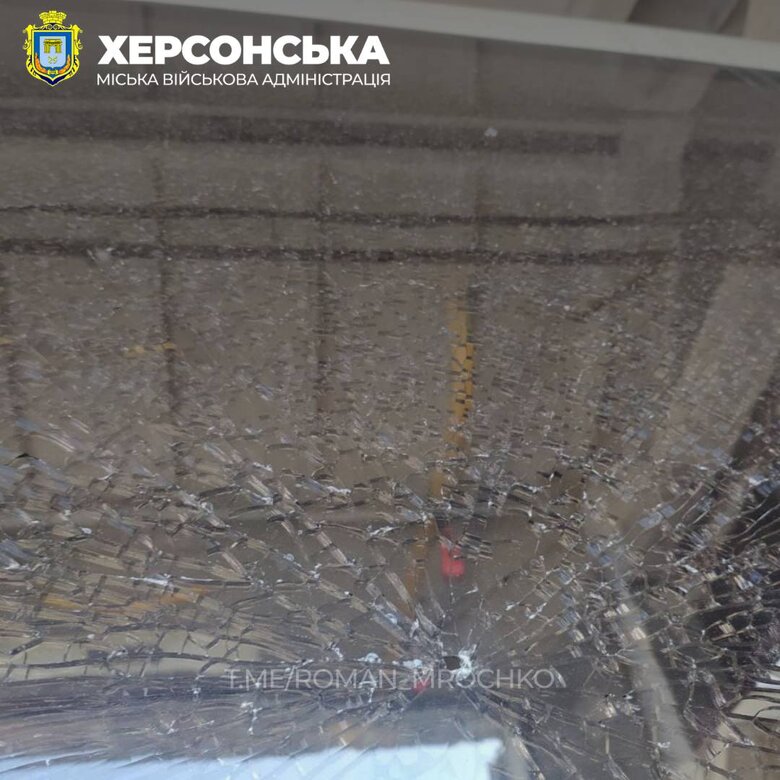 Впродовж дня загарбники тричі атакували з дронів громадський транспорт у Херсоні