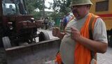В Донецке выбивают долги за ЖКХ с помощью слесаря-экстрасенса. ФОТО.